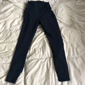 Lululemon size 4 run pant